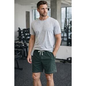 Vuori Performance Shorts – Men’s Medium – Dark Green 7" inseam